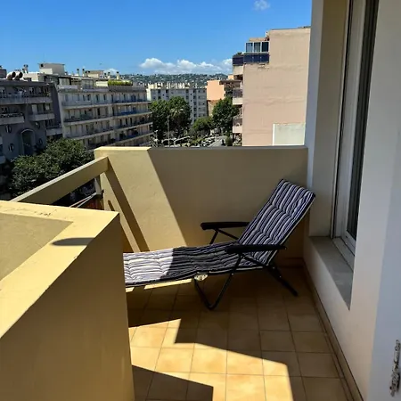 T2 Juan Les Pins A 300 M Des Plages * Antibes